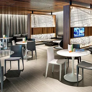 Hotel Courtyard By Marriott Long Island City/new York Manhattan View